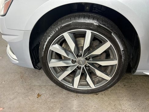 Used 2021 Audi A4 2.0T Premium w/ Convenience Package image 23