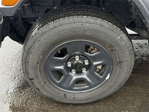 Used 2024 Jeep Gladiator Sport image 11