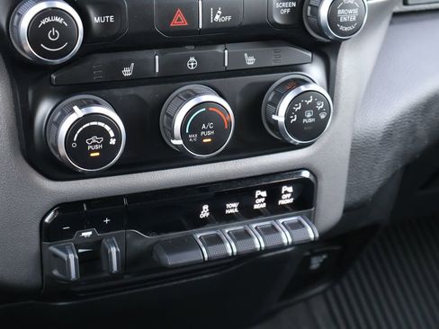 Used 2023 RAM 1500 Big Horn AWD/4WD image 36