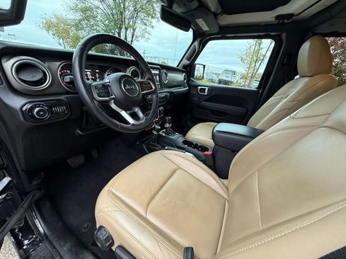 Used 2019 Jeep Wrangler Unlimited Rubicon w/ Dual Top Group image 21