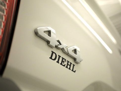 Used 2017 Toyota Tacoma SR image 34