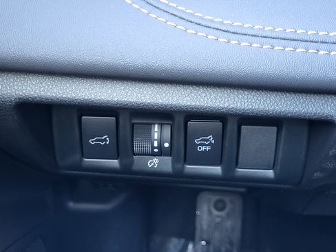 Certified 2025 Subaru Outback Limited image 21