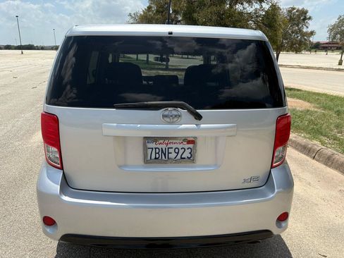 Used 2013 Scion xB FWD image 12