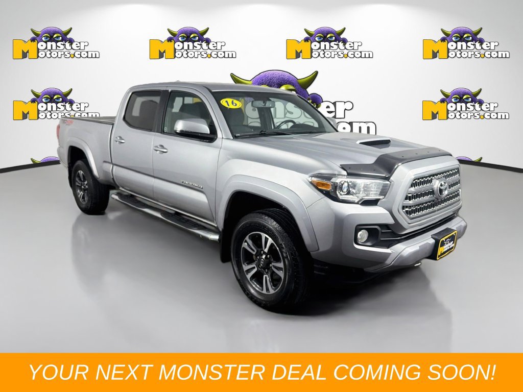 Used 2016 Toyota Tacoma TRD Sport AWD/4WD image 3