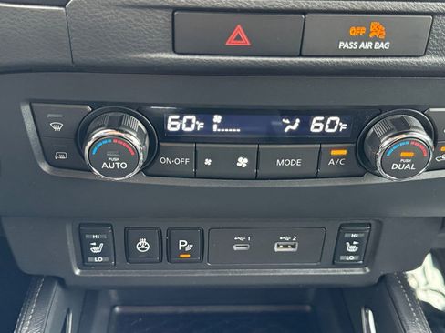 Used 2022 Nissan Frontier PRO-4X w/ Pro-4X Premium Package AWD/4WD image 17
