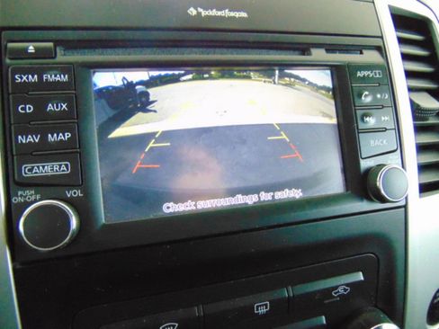 Used 2015 Nissan Xterra PRO-4X AWD/4WD image 9