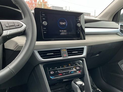New 2025 Volkswagen Taos SE image 17