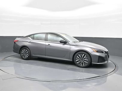 Used 2024 Nissan Altima 2.5 SV