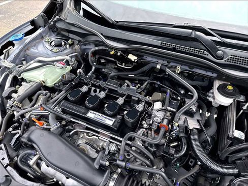Used 2018 Honda Civic Sport image 32