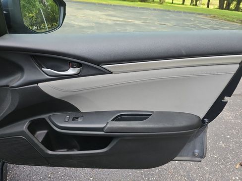 Used 2018 Honda Civic EX image 11