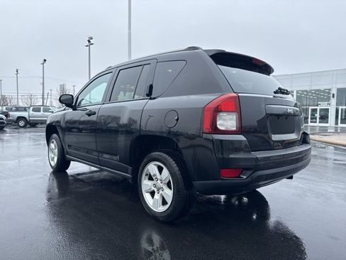 Used 2017 Jeep Compass Sport image 5