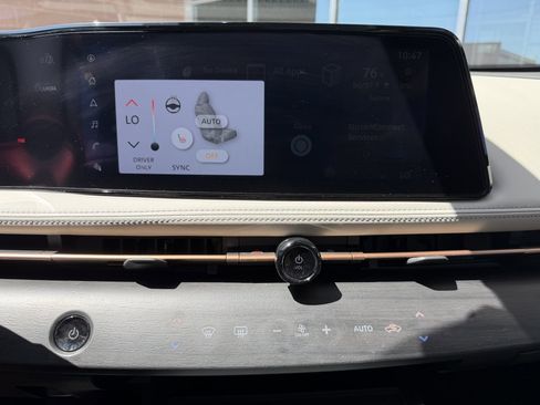 Used 2024 Nissan Ariya FWD image 24