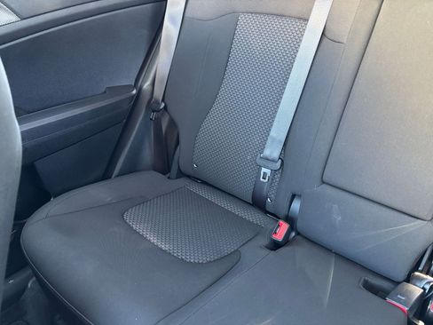 Used 2025 Kia Sportage LX image 39