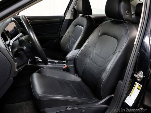 Used 2019 Volkswagen Jetta SEL Premium FWD image 12
