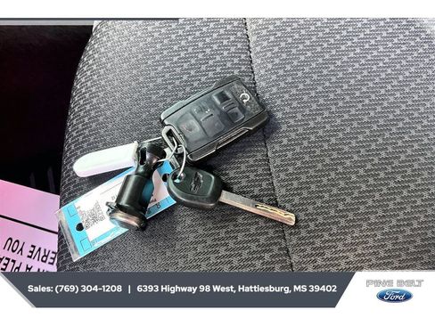 Used 2020 Chevrolet Silverado 1500 Custom Trail Boss w/ Custom Convenience Package AWD/4WD image 9