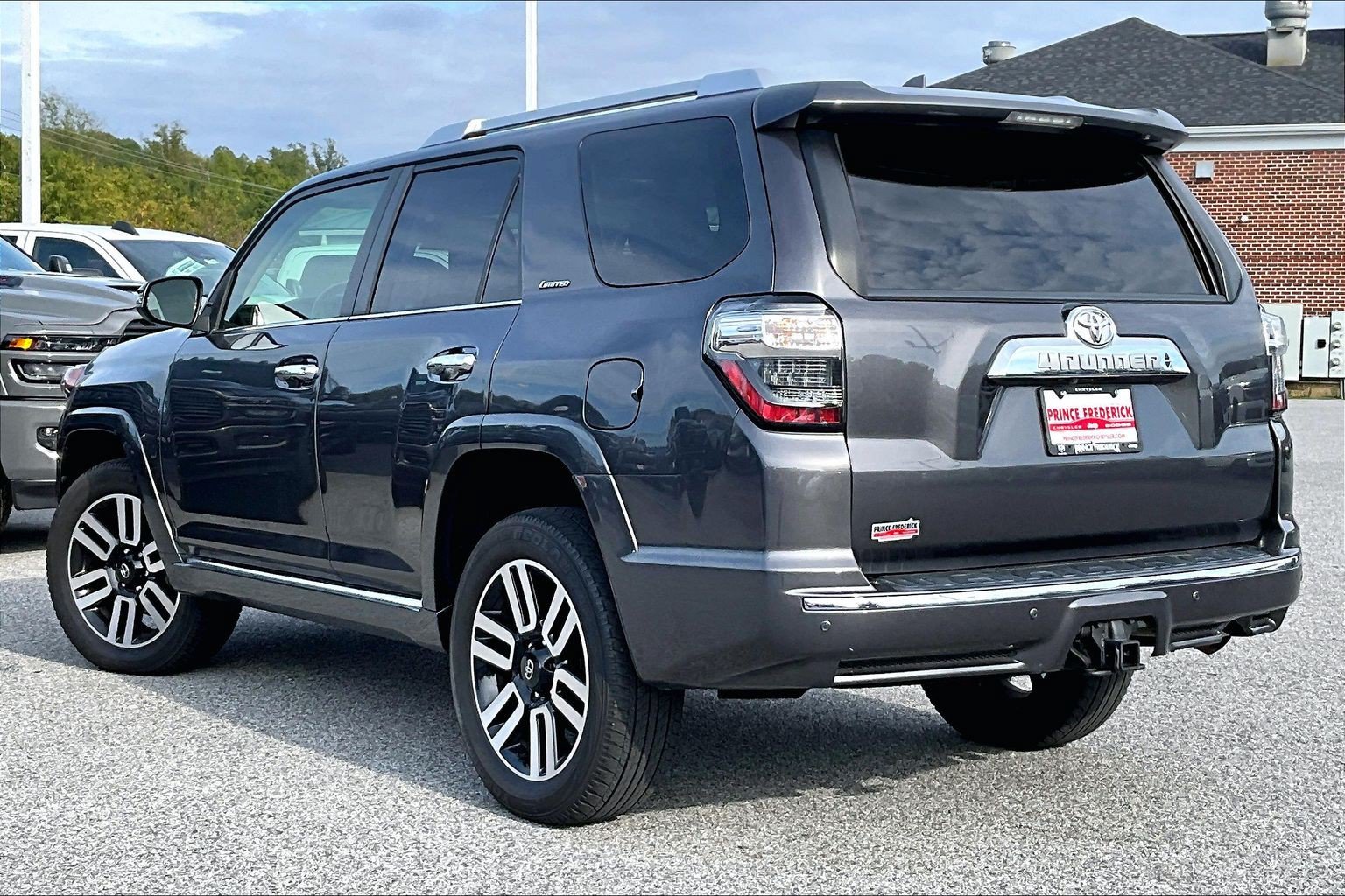 Used 2023 Toyota 4Runner Limited AWD/4WD image 9