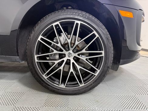 Certified 2026 Porsche Macan AWD/4WD image 14
