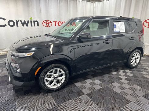 Used 2022 Kia Soul LX w/ Technology Package image 4