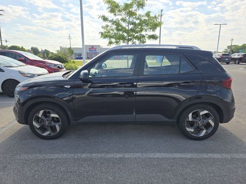 Used 2023 Hyundai Venue SEL w/ Cargo Package FWD image 5