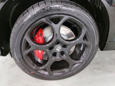 New 2026 Alfa Romeo Tonale w/ Quick Order Package 23H Volce image 36