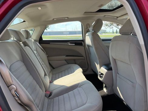 Used 2020 Ford Fusion SE FWD image 29