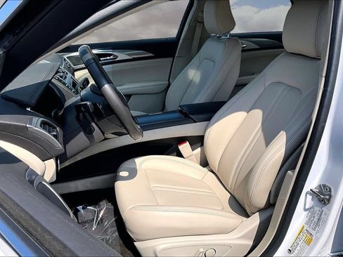 Used 2020 Lincoln MKZ w/ Convenience Package FWD image 21