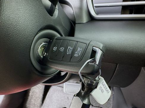 New 2026 Hyundai Elantra SE image 32