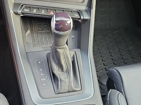 Certified 2025 Audi Q3 2.0T Premium w/ Convenience Package AWD/4WD image 8