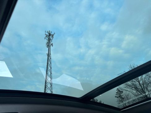 Used 2017 Porsche Macan image 26