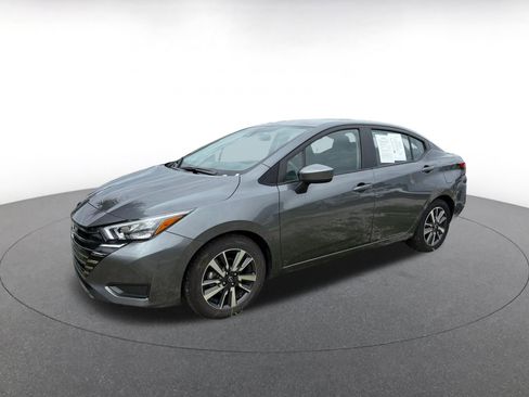 Used 2025 Nissan Versa SV FWD image 4