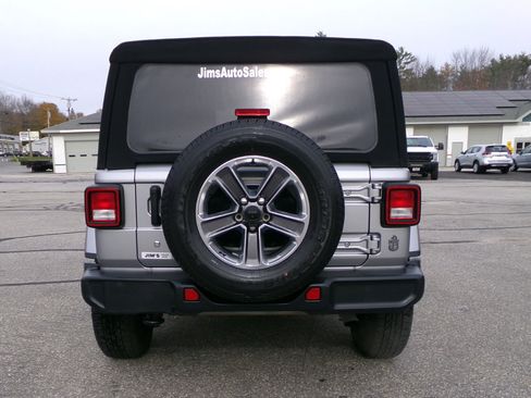 Used 2020 Jeep Wrangler Unlimited Sahara image 5