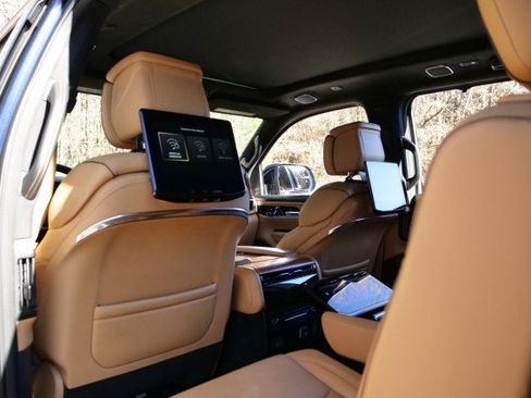 Used 2022 Jeep Grand Wagoneer Series III w/ Rear Seat Video Group 1 image 32