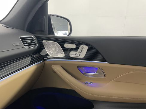 Used 2026 Mercedes-Benz GLS 450 4MATIC image 12