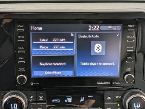Used 2022 Toyota Highlander XLE AWD/4WD image 18
