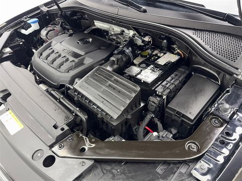 Used 2024 Volkswagen Tiguan SE R-Line image 74
