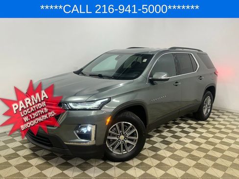 Certified 2022 Chevrolet Traverse LT image 1