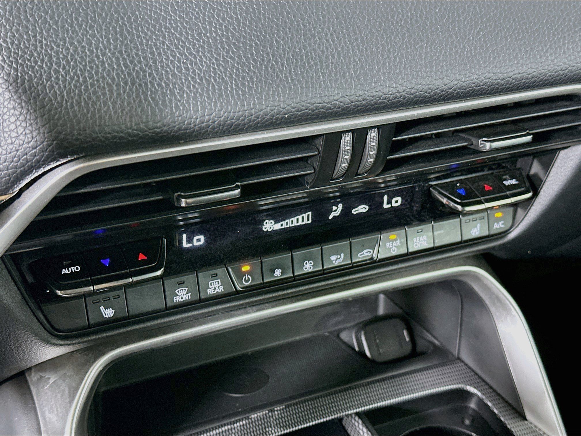 Used 2025 MAZDA CX-90 Plug-In Hybrid w/ Preferred AWD/4WD image 24