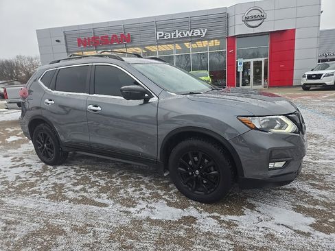 Used 2018 Nissan Rogue SV w/ Premium Package image 1