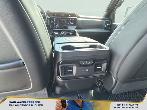 Used 2024 GMC Sierra 2500 AT4X AWD/4WD image 31