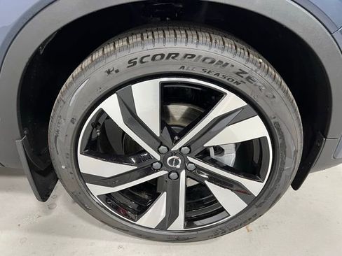 Used 2026 Volvo XC40 B5 Ultra w/ Protection Package Premier image 12