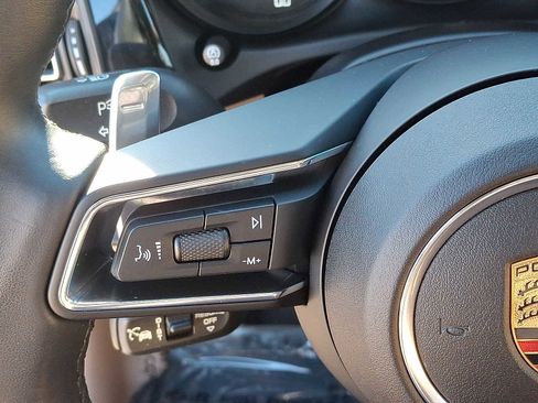 Used 2024 Porsche Macan image 17