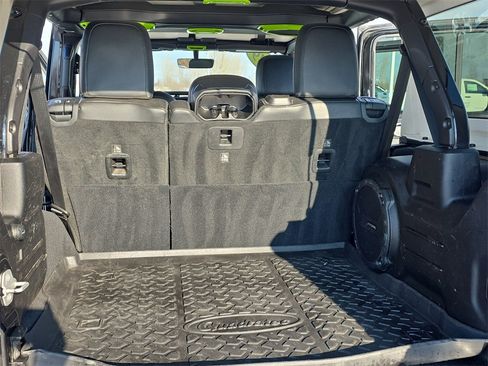 Used 2019 Jeep Wrangler Unlimited Sahara w/ Uconnect 4C Nav & Sound Group image 12