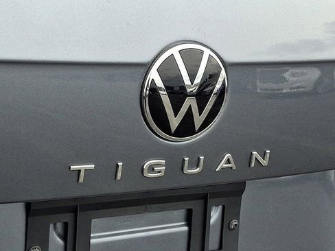 Certified 2024 Volkswagen Tiguan SE R-Line image 34