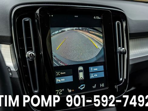 Used 2022 Volvo XC40 T5 Momentum image 18