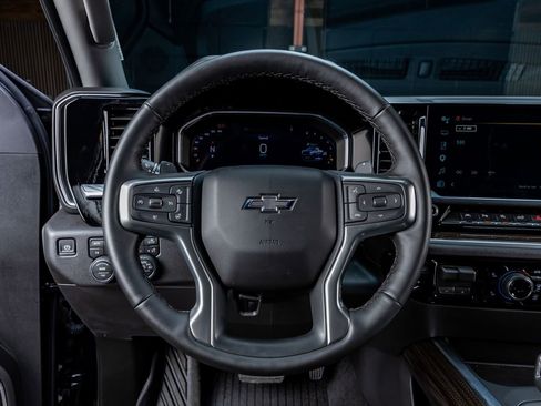 Used 2026 Chevrolet Silverado 1500 LT Trail Boss w/ LT Trail Boss Premium Package AWD/4WD image 19