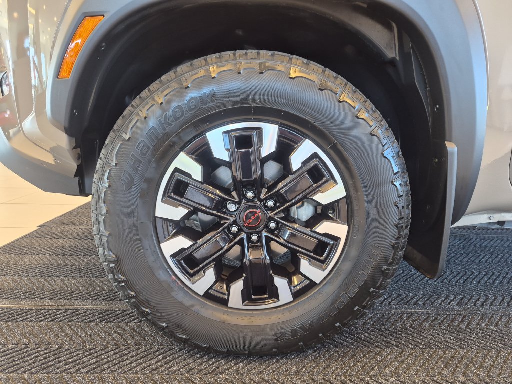 Used 2024 Nissan Frontier PRO-4X w/ Off-Road Protection Package AWD/4WD image 12