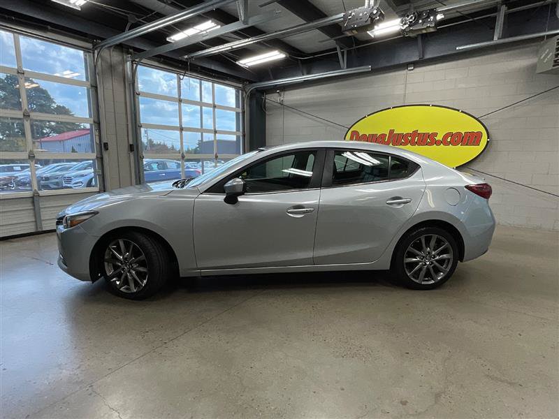 Used 2018 MAZDA MAZDA3 Touring FWD image 2