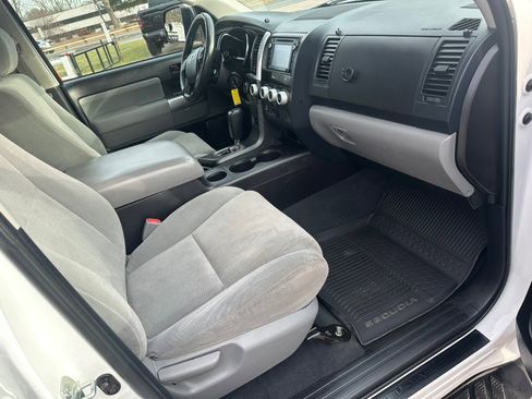 Used 2019 Toyota Sequoia SR5 image 13