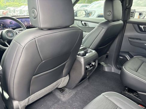 Used 2026 Buick Enclave Sport Touring w/ Power Package FWD image 30