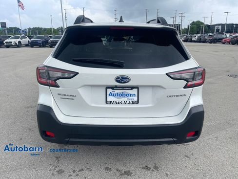 Used 2023 Subaru Outback Premium AWD/4WD image 4